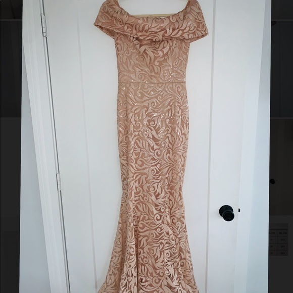 Blush/tan off shoulder gown Nicole Bakti - Picture 3 of 3